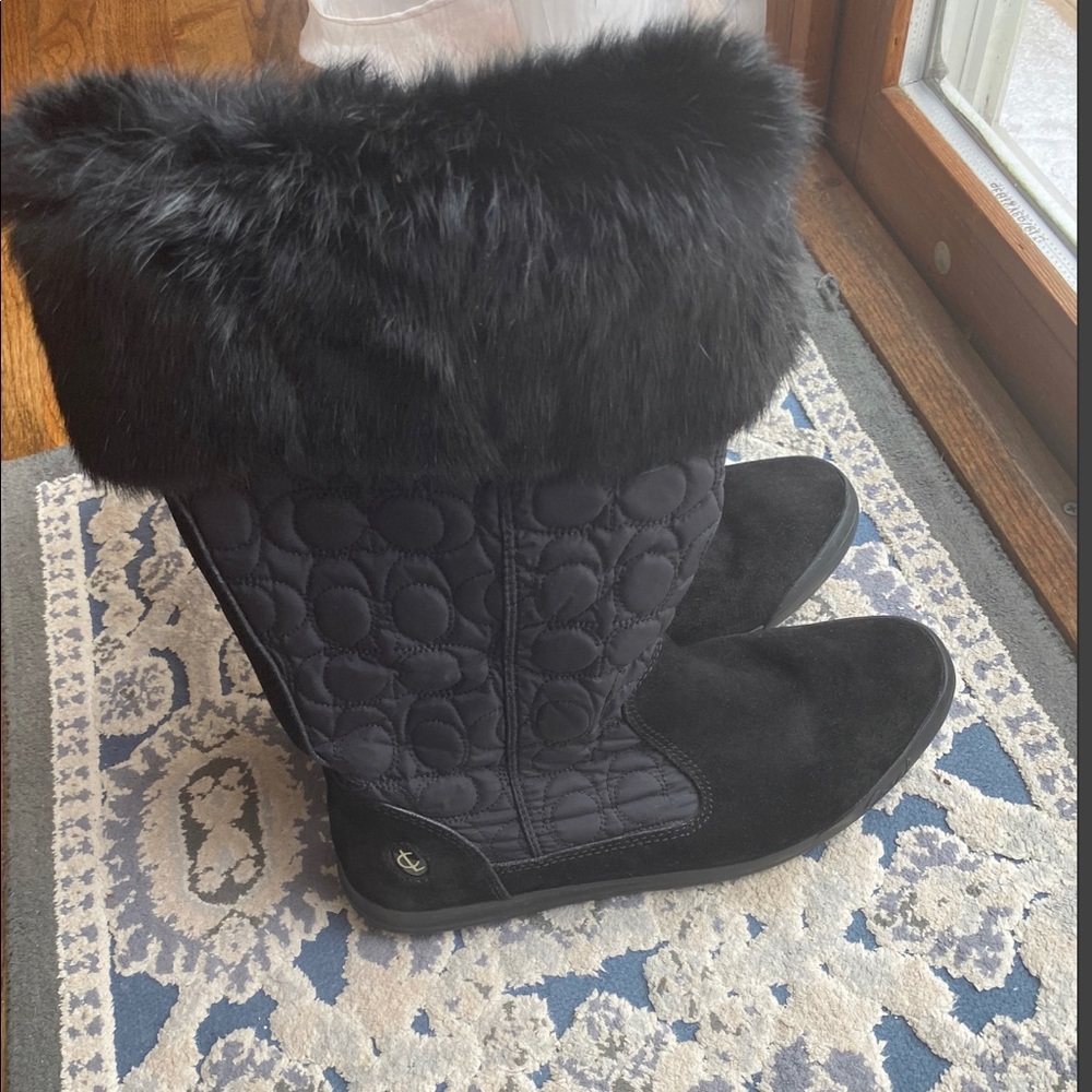 Coach Black Quilted Embroidered Winter Boot w Rabbit Fur and Suede Ret $298 sz 8